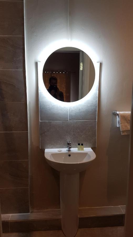The Bounty Bar Guesthouse Trim Εξωτερικό φωτογραφία